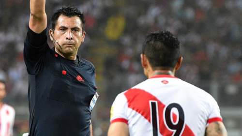 Hacen petición para quitarle licencia de arbitro al chileno Julio Bascuñan