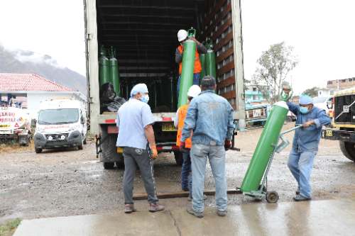 Llegan 100 balones de oxígeno más para pacientes COVID-19 en Huánuco