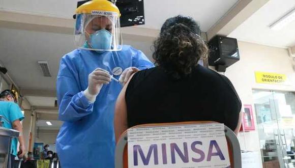 Adultos mayores figuran en el sistema EsSalud como desertores a la vacuna pese a no haber sido consultados