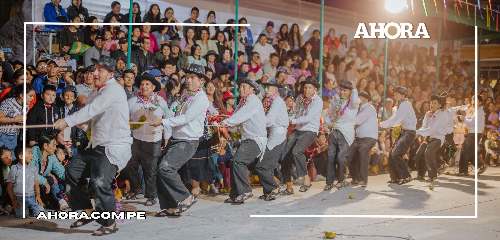 Bailarines participaron de Desfile Folcklórico por aniversario de Huánuco