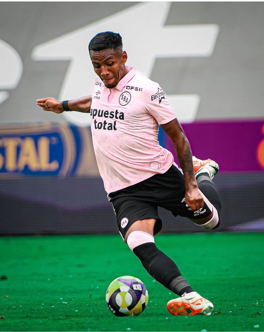 Sporting Cristal busca reforzar su banda izquierda y apunta a Cristian Carbajal