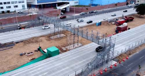 Surco estrena segundo puente peatonal provisional en Vía Expresa Sur
