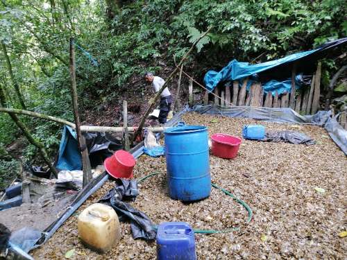 Policías de Tingo María destruyen laboratorio de fabricación de droga