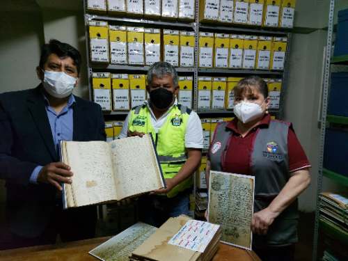 Pulgar se compromete en gestionar recursos para archivo regional