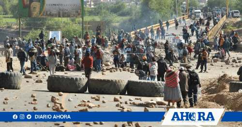 Bloqueos en Cochabamba por posible arresto de Evo Morales