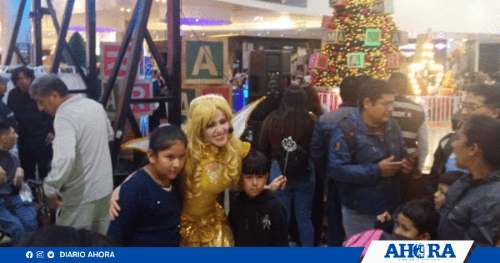 Enciende primer Árbol de Navidad en Huánuco
