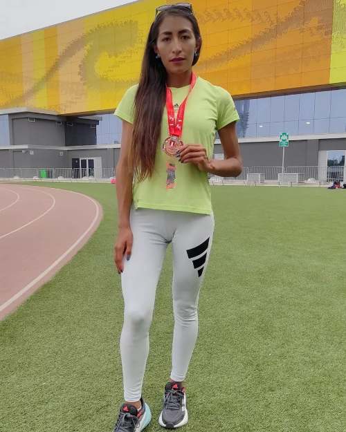 Huanuqueña gana medalla en evento atlético