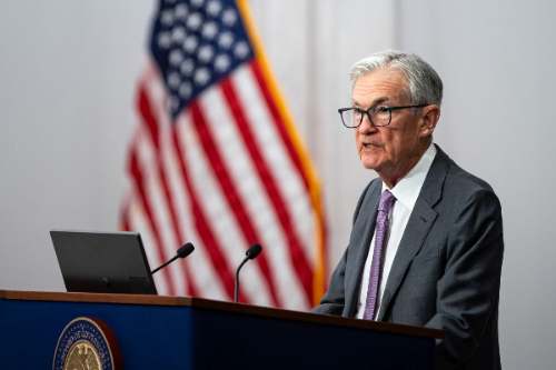Recortes de tasas de la Fed supeditados al efecto de los aranceles de Trump, dice Powell