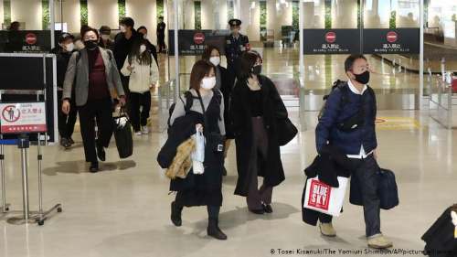 Japón cierra sus fronteras para evitar variante del COVID-19
