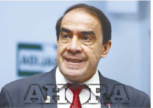 Congreso suspendió 120 días a Yonhy Lescano por acoso sexual