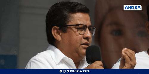 Ministro de Salud defiende evaluación Serums ante críticas y anuncia “cursos de reforzamiento”