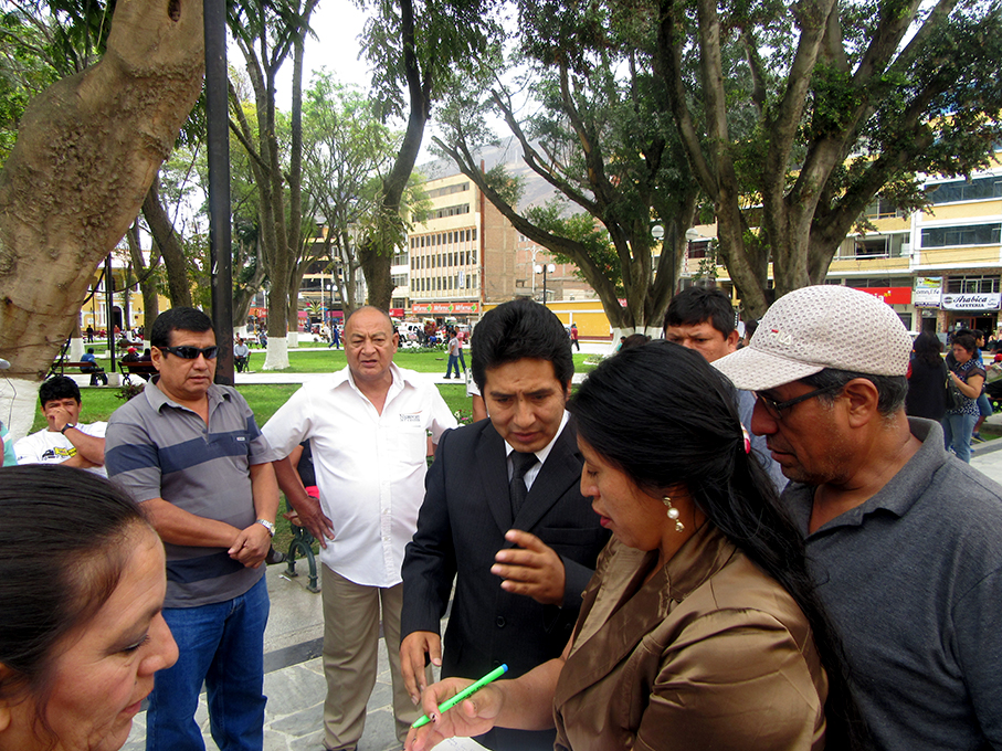 Revocadores buscan recolectar 250 mil firmas hasta fin de año