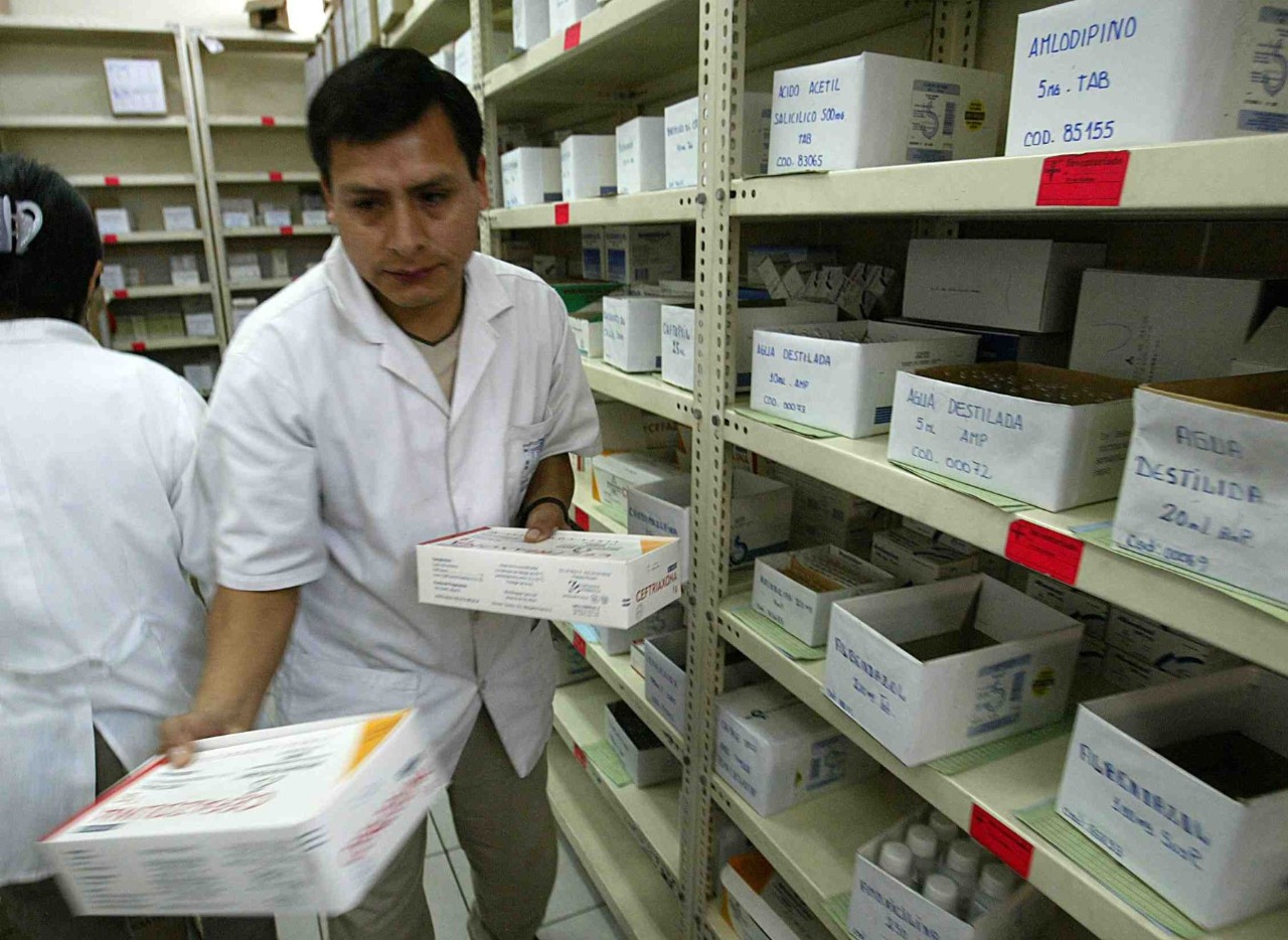 Clínicas vendieron medicamentos 123% más caros que en farmacias y boticas