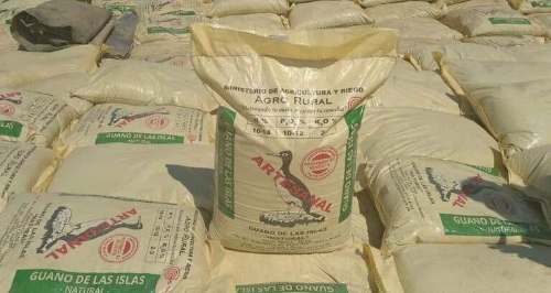 Agro Rural entrega guano de islas a 29 familias