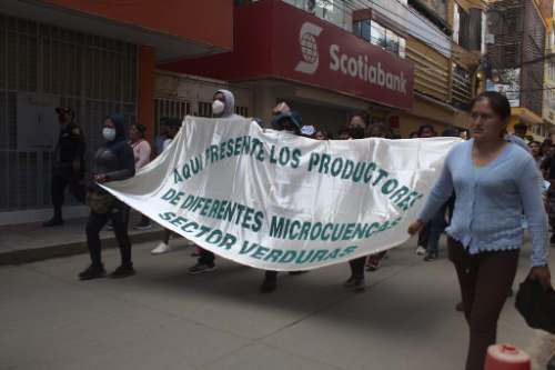 Comerciantes de mercado modelo se pliegan a paro por alza de combustible