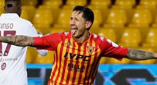 Lapadula marcó otro gol con Benevento