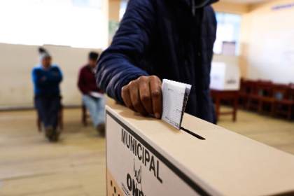 Elecciones 2026: El 63% de peruanos no confía en ningún partido político