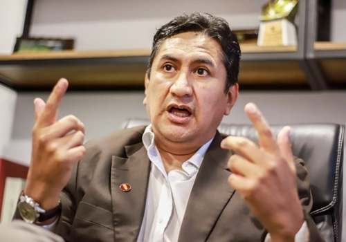 Vladimir Cerrón pide que lo investiguen en el Congreso