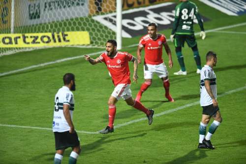 Paolo Guerrero anota en el Brasileirao y le da el triunfo al Internacional