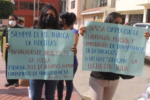 Realizan plantón en consejo regional exigiendo el traslado de médicos destacados