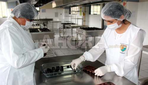 Elaboran ‘Súper Gomitas’ a base de aguaymanto y sangre de cuy para combatir la anemia | VIDEO