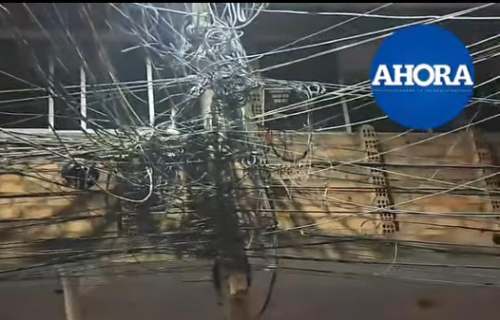 Cortocircuito en el jirón Huallayco reaviva alarma por “telaraña” de cables en el centro de Huánuco