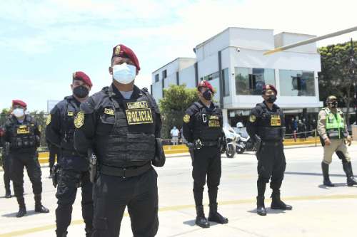 Premian con bono especial a la Policía por trabajo en reprimir protestas
