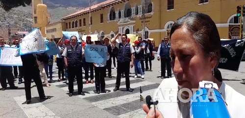 Red de Salud: Trabajadores realizaron plantón exigiendo la devolución de los equipos incautados