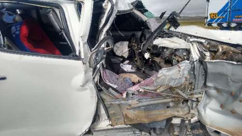 Esposa de exconsejero muere en triple choque