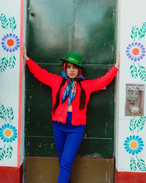 Prestigioso diario norteamericano denomina a Renata flores como la Reina del Rap en quechua