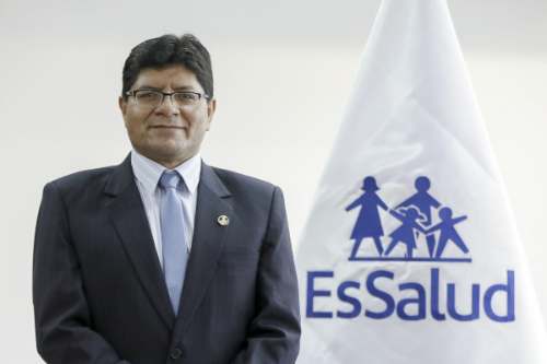 Presidente de EsSalud, Alegre Fonseca, acusado de adulterar partida de nacimiento e inscribir a menor como su hijo