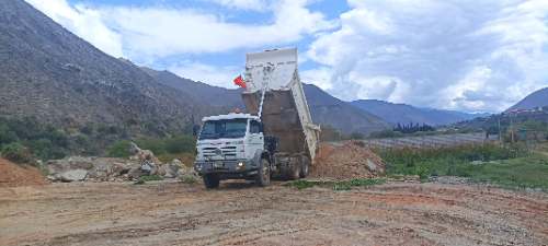 Detienen a transportista cuando arrojaba desmonte en la zona de Huachoj