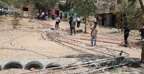 Camión fugó tras derribar antena de Radio Ondas del Huallaga