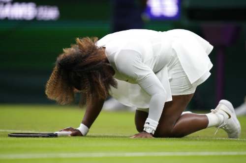 Serena Williams abandonó Wimbledon por una lesión en la pierna
