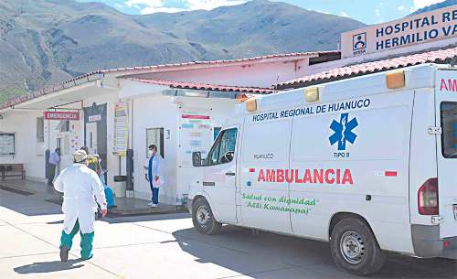 Ejecutivo evalúa tomar control de hospitales de Huánuco