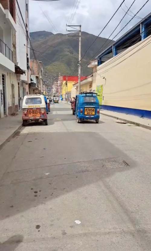 Vecinos de Crespo Castillo alertan deterioro vial y señalan a empresa privada