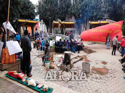 Trabajadores de construcción civil protestan con olla común