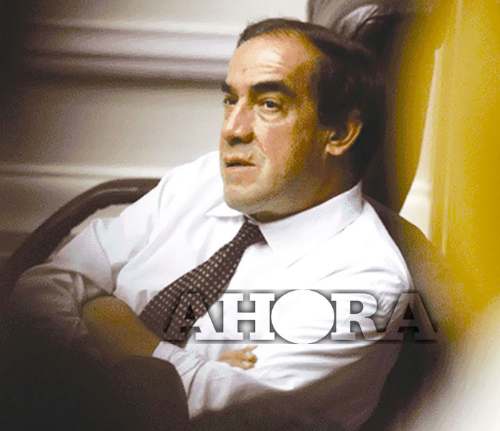 Congresista Yonhy Lescano es denunciado por acosar a periodista