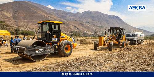 Maquinaria del Gobierno Regional abre calles para construcción del Hospital Essalud