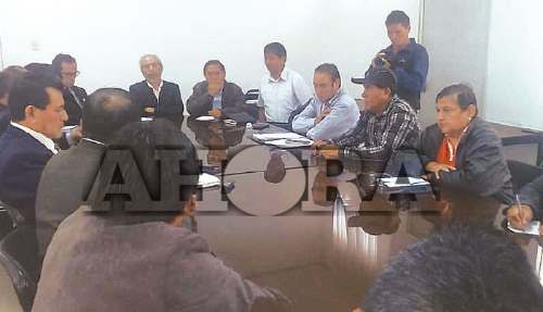 Plantean solución a reclamos del Colegio Industrial H.V.