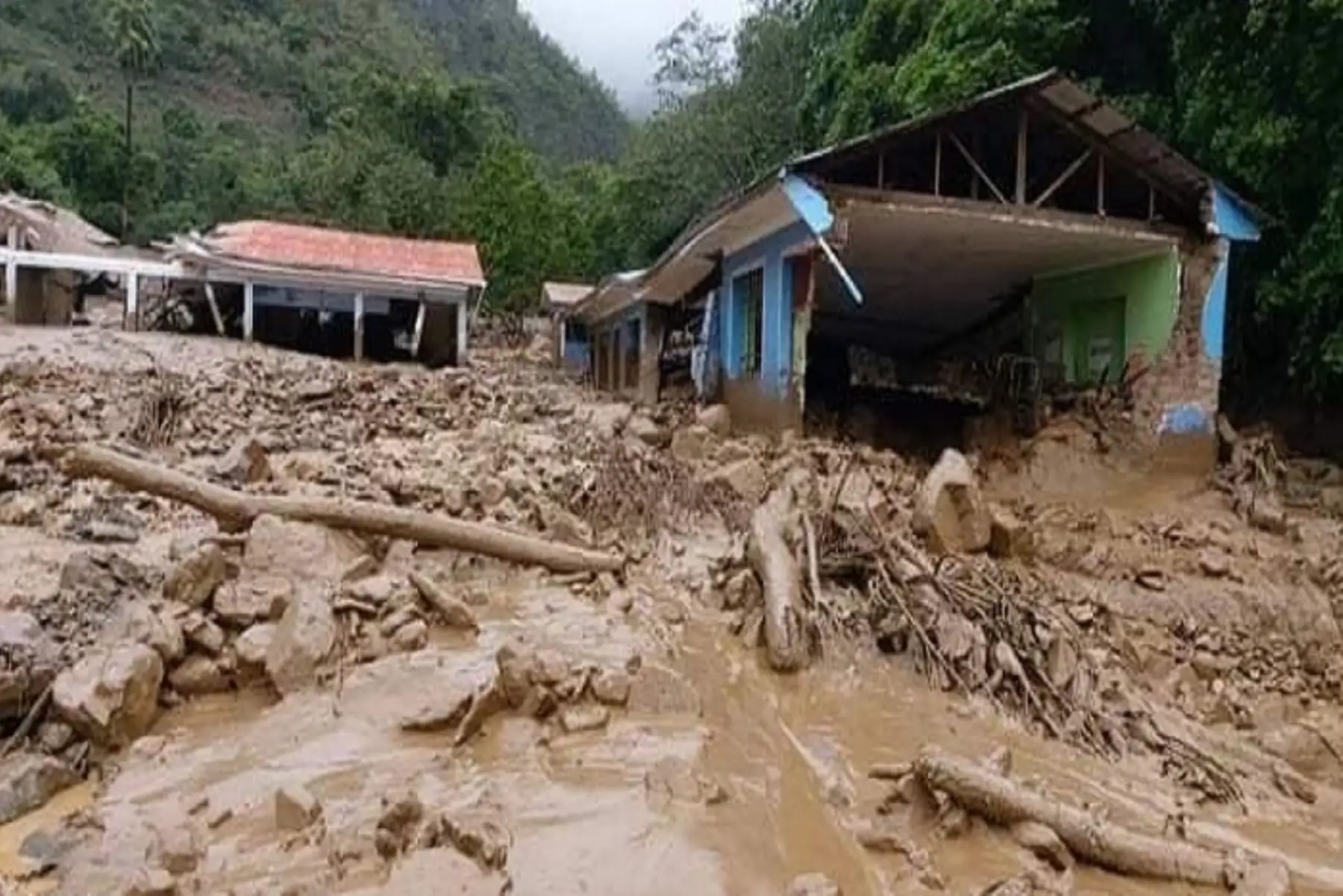 Alerta Naranja: Lluvias Intensas amenazan 20 regiones del Perú hasta el 16 de enero