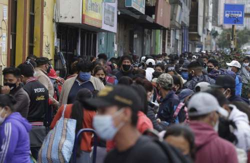 Casi en 90% se incrementan decesos entre adultos de 30 a 39 años