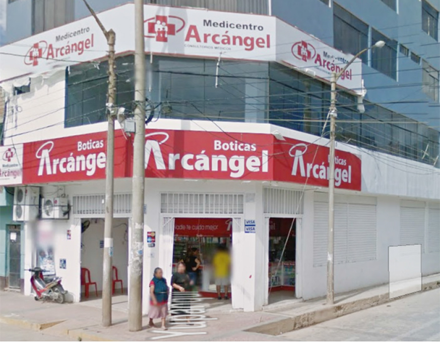 Armados asaltan a botica Arcángel