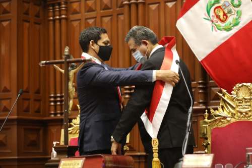 Manuel Merino jura como nuevo presidente de la República