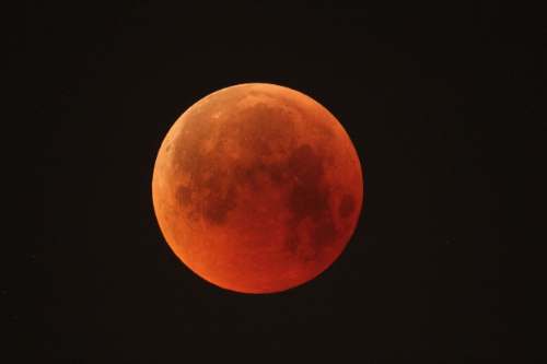 Eclipse lunar total y superluna: el fenómeno doble que se verá el 26 de mayo