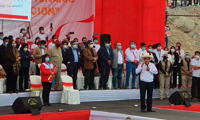 Pedro Castillo presentó parte de su equipo técnico