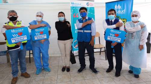 Titular de EsSalud visitó Huánuco y supervisó proceso de inmunización contra la COVID-19