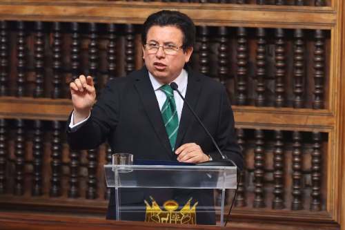 Canciller habría renunciado por discrepancias con Pedro Castillo