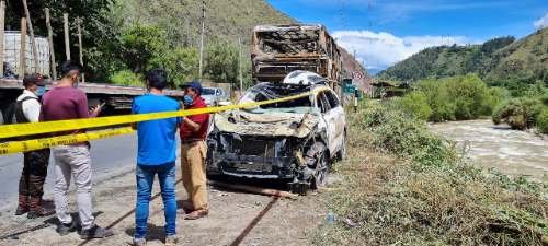 Colisión y despiste de automóvil dejó un muerto y seis heridos