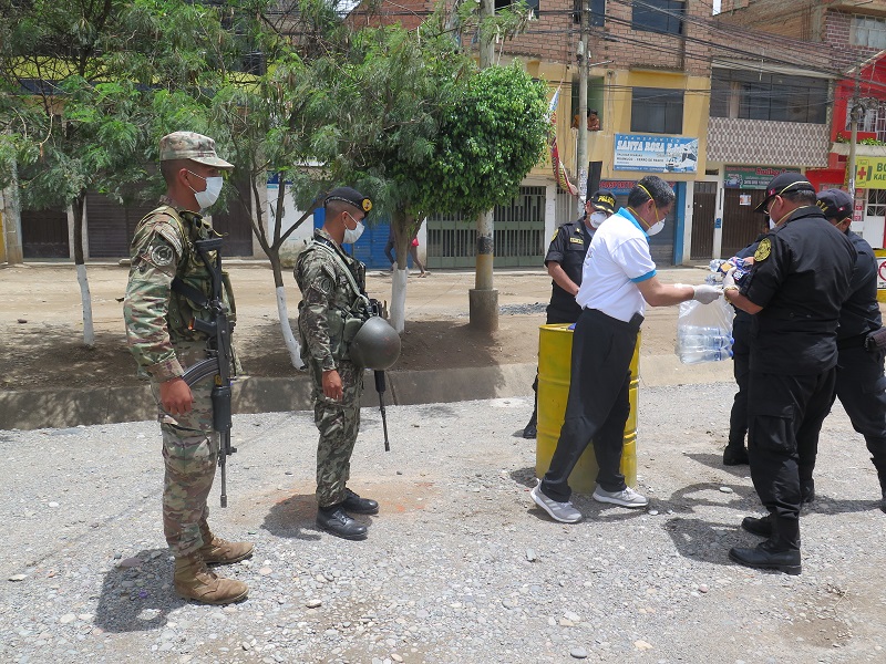 Seis militares muertos y 349 contagiados con COVID-19 en el Perú